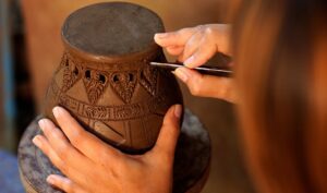 Read more about the article Artisans of India puts life into a handicrafts | Explore the heritage of Indian handicrafts